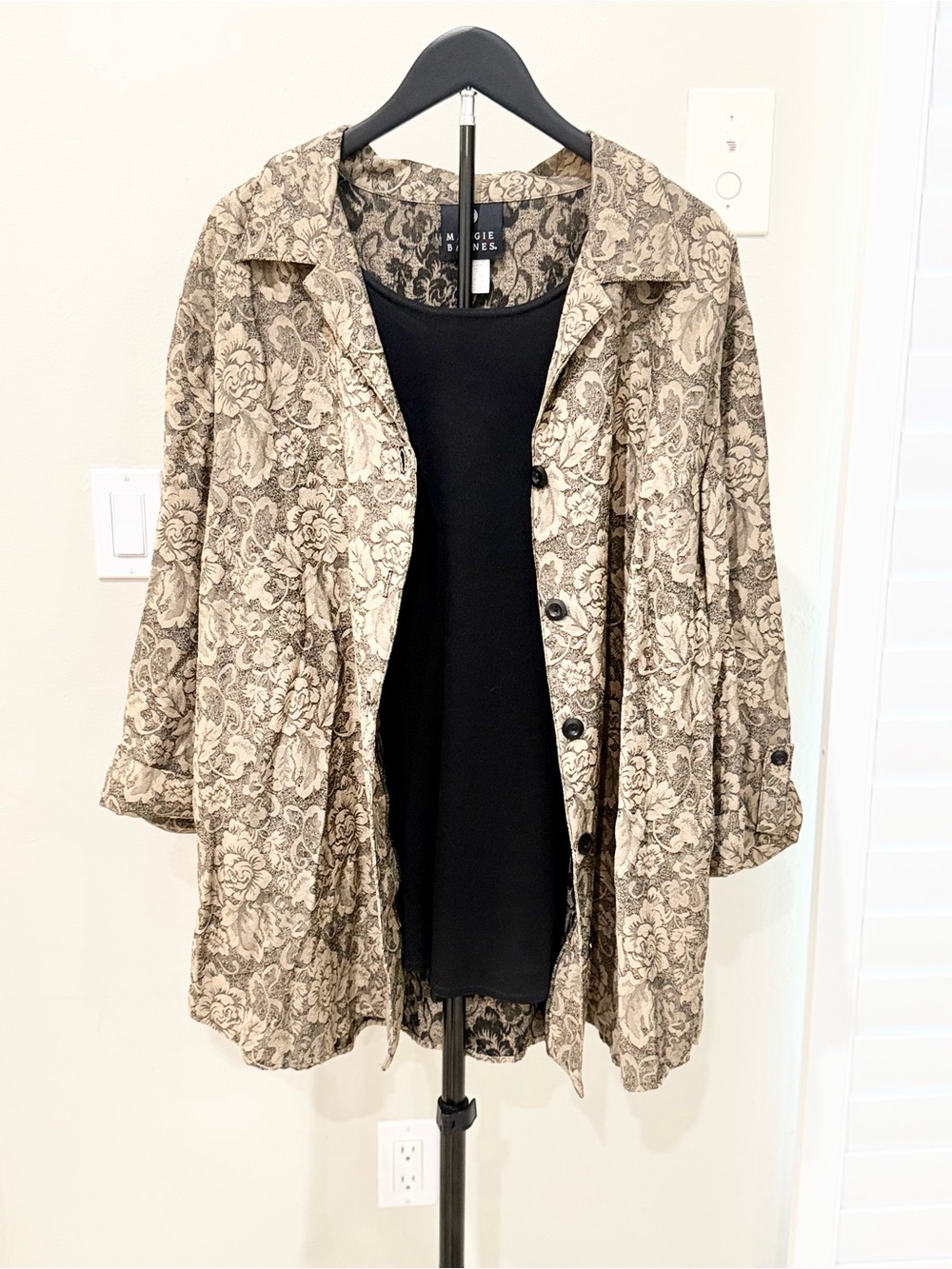 Vintage Maggie Barnes Floral Print Beige Shacket with attached Tank Tapestry